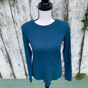 Lululemon blue size small long sleeve athleaisure shirt